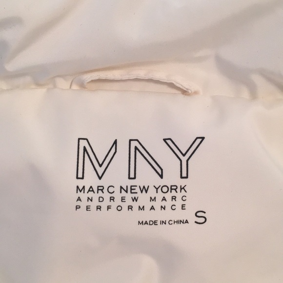 Cream Sleeveless Puffer Coat; NWOT; Size Small - Picture 3 of 4